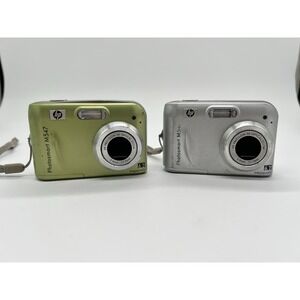 Lot‎ Of 2 HP PhotoSmart M547 6.2MP Digital Cameras For Parts